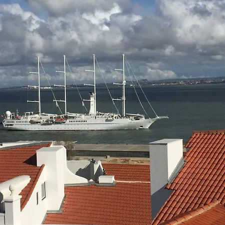 Penthouse Magnificent River View In Alfama * Lisbon